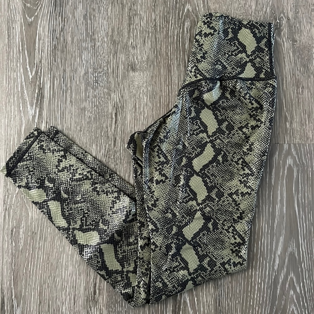 BuffBunny Snake Print Legging